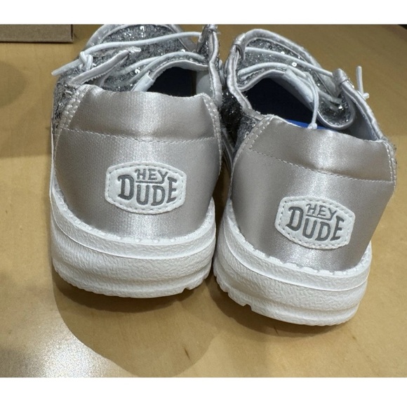 Hey Dude Womens Wendy Sequin Slip-On Shoes NWT SIZE 7 - Picture 5 of 8